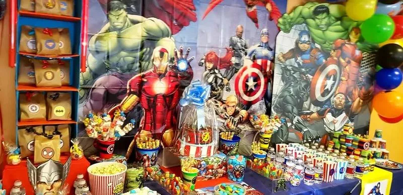 Décoration anniversaire thème Avengers Super-héros